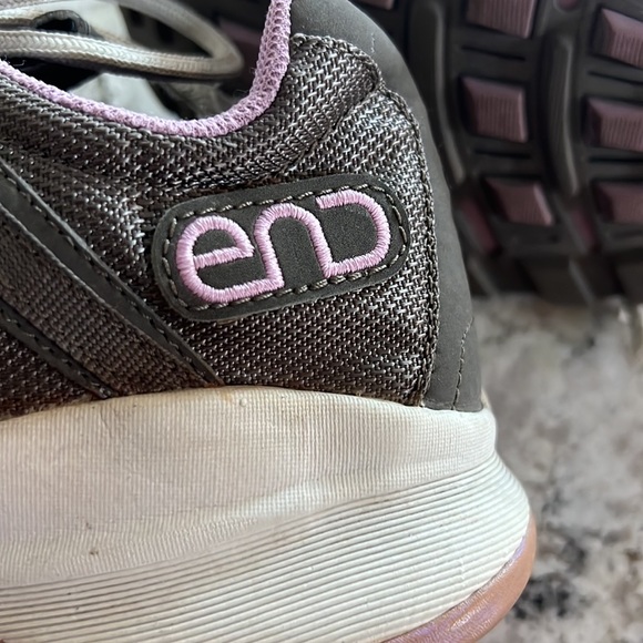 Environmentally Neutral Design Stumptown 100Z sneakers - Picture 3 of 6